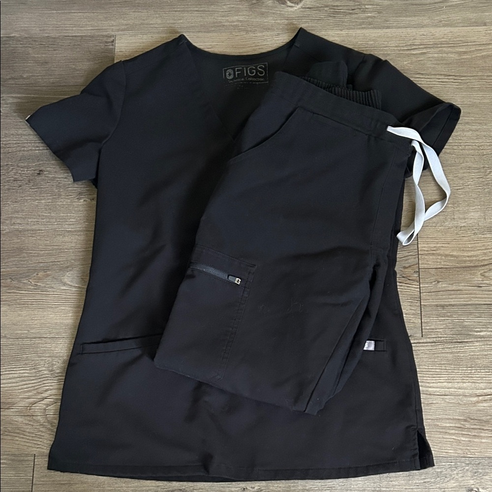 Women’s Black Figs Scrubs Set